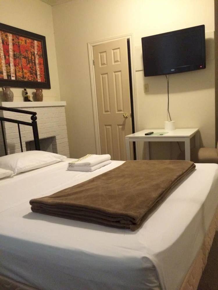 Adas Guesthouse Торонто Экстерьер фото