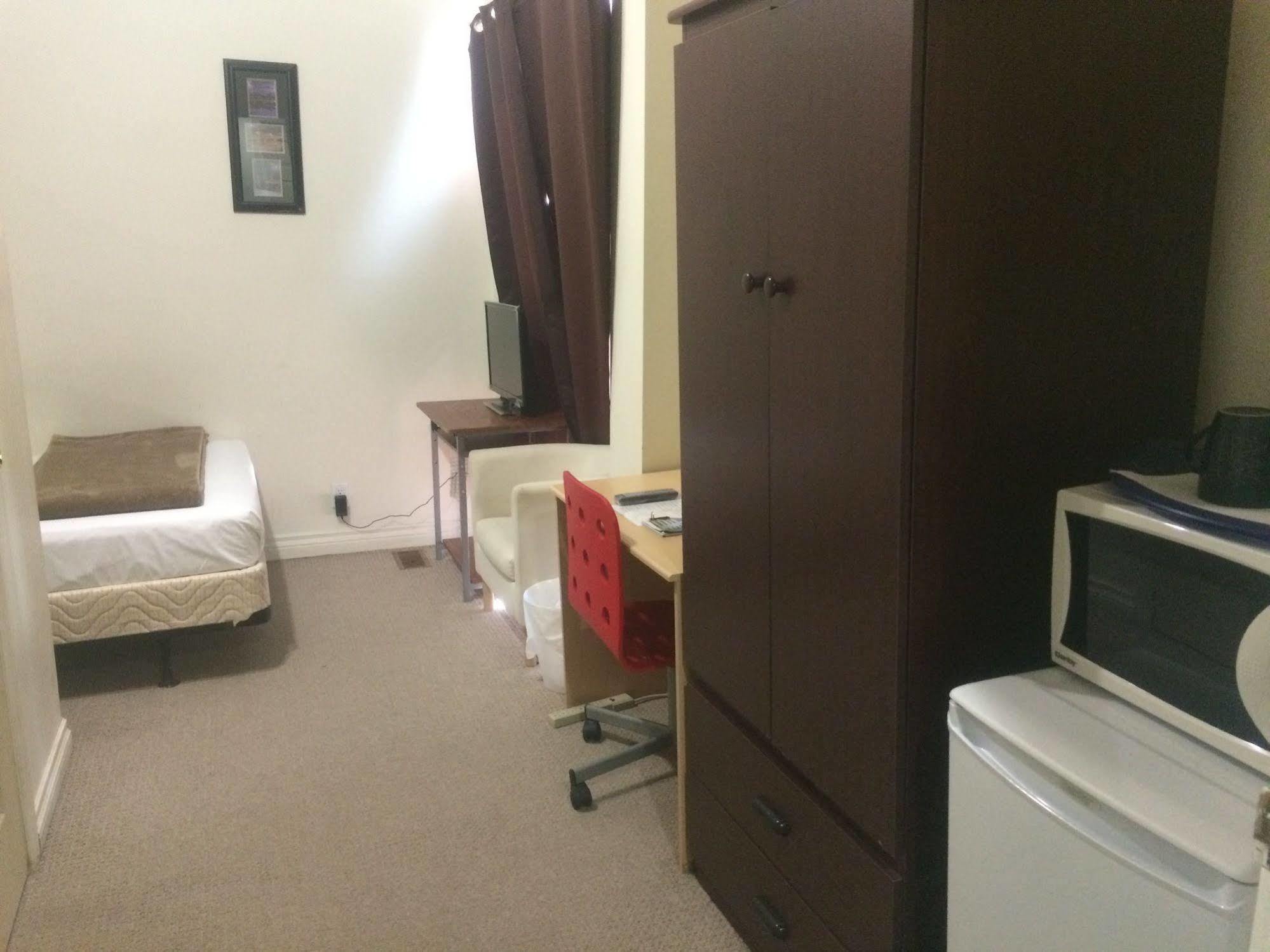 Adas Guesthouse Торонто Экстерьер фото