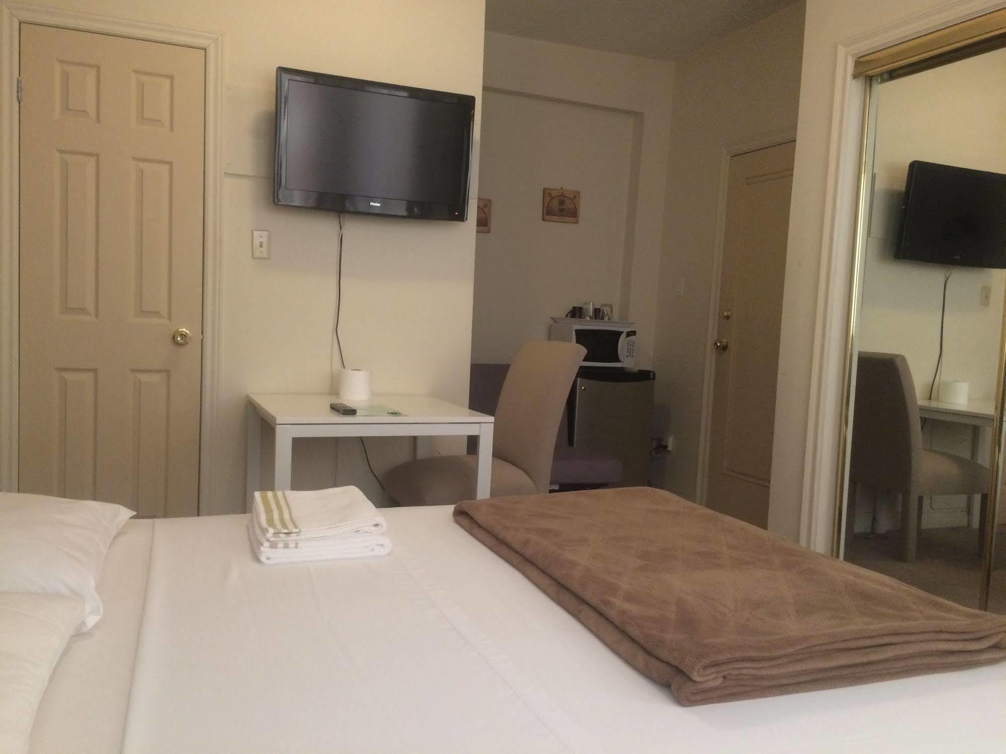 Adas Guesthouse Торонто Экстерьер фото